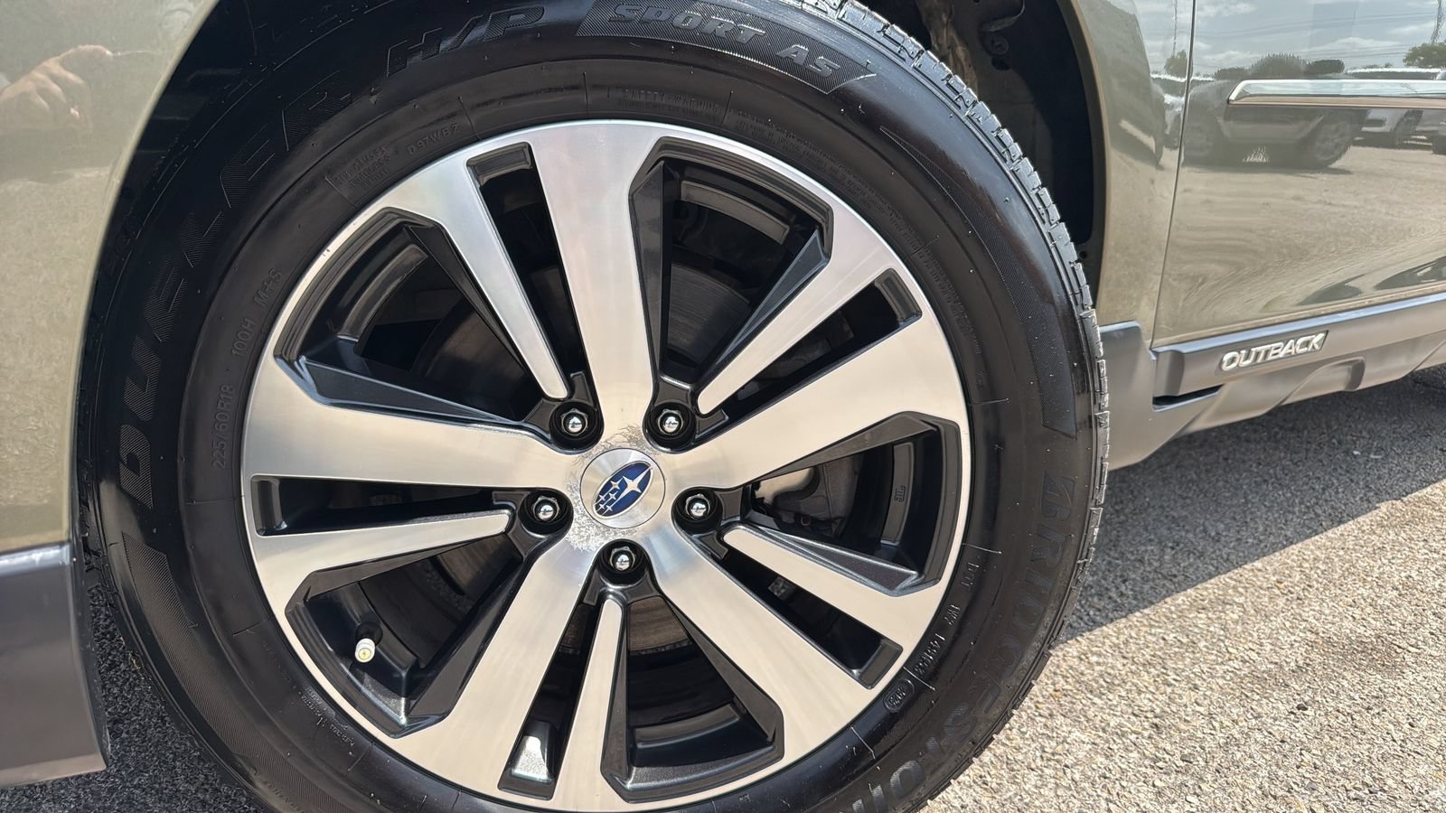 Used 2018 Subaru Outback 2.5i Limited AWD/4WD image 29