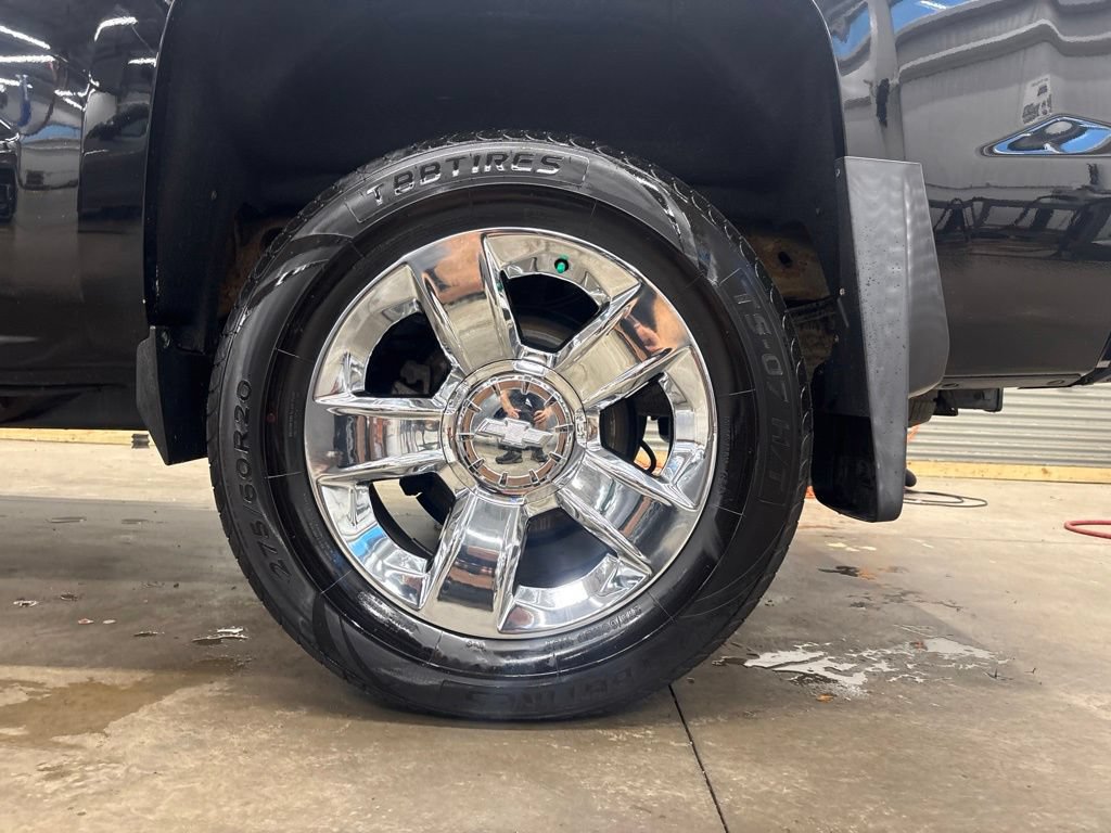 Used 2015 Chevrolet Silverado 1500 LTZ Z71 w/ LTZ Plus Package AWD/4WD image 27