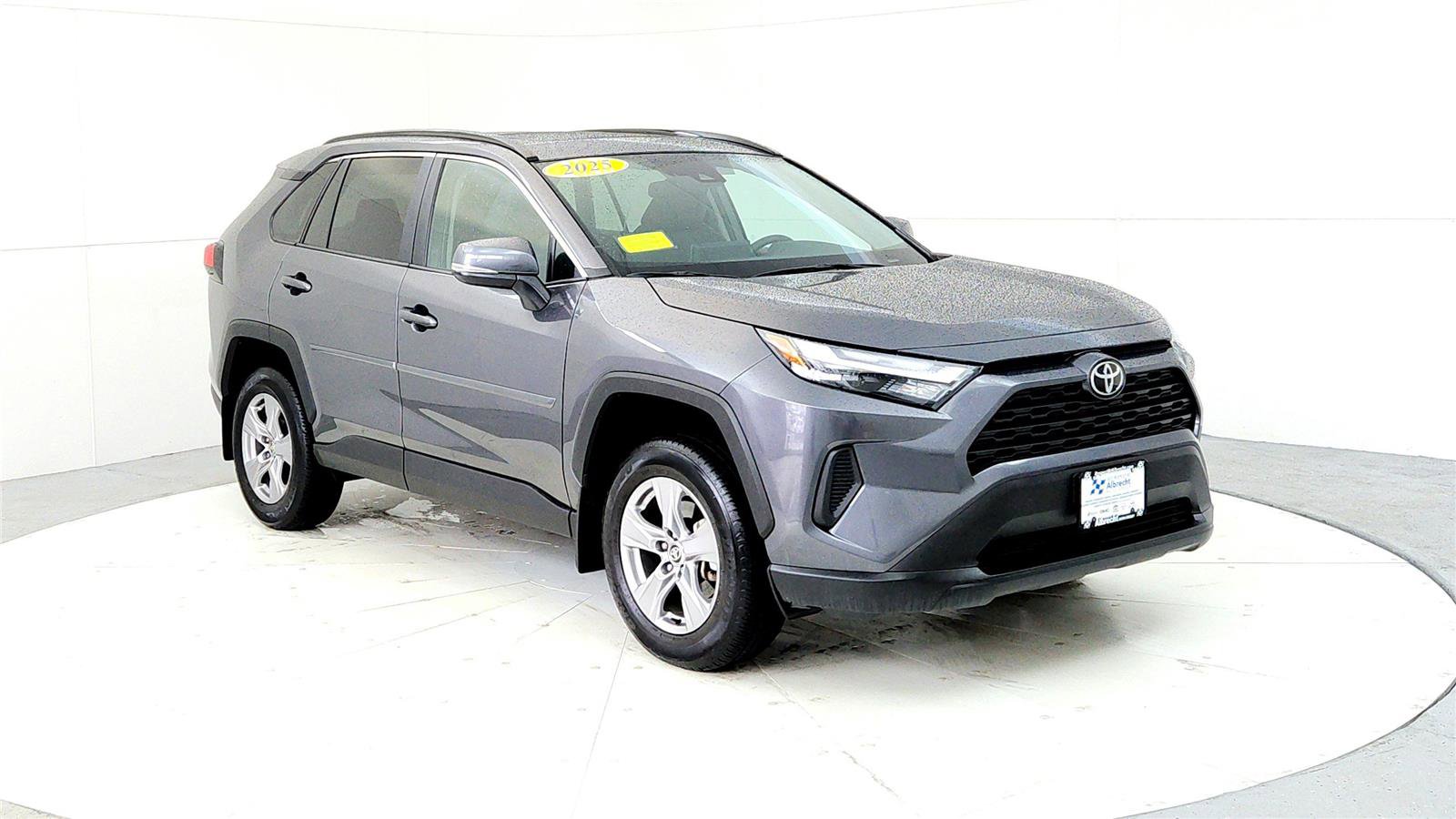 Used 2025 Toyota RAV4 XLE w/ Convenience Package image 7