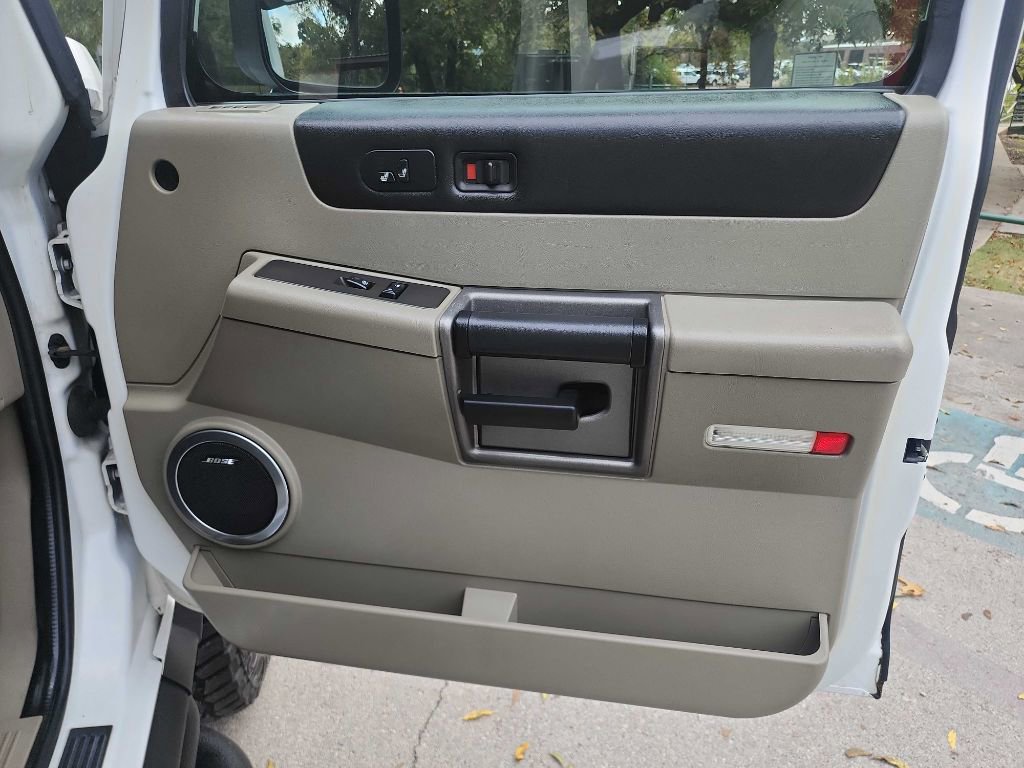 Used 2003 HUMMER H2 image 40