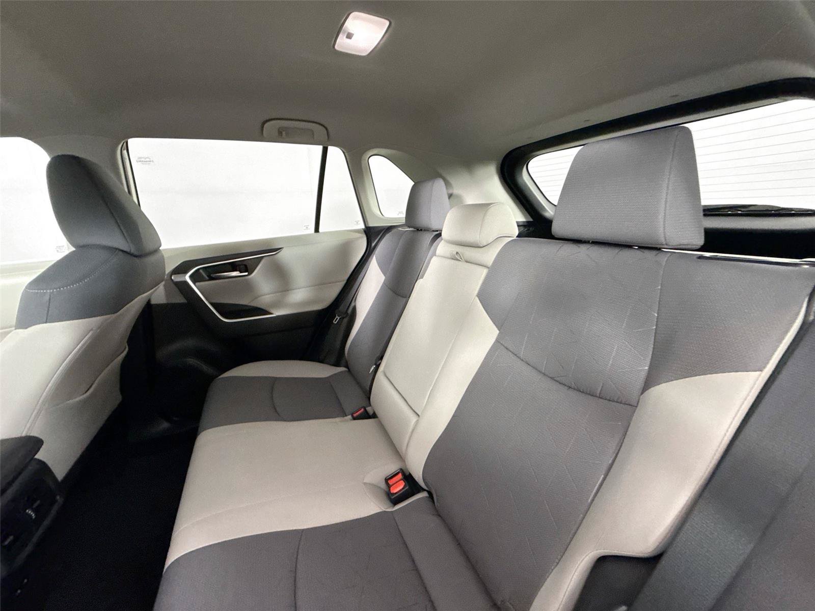 Used 2022 Toyota RAV4 XLE FWD image 26