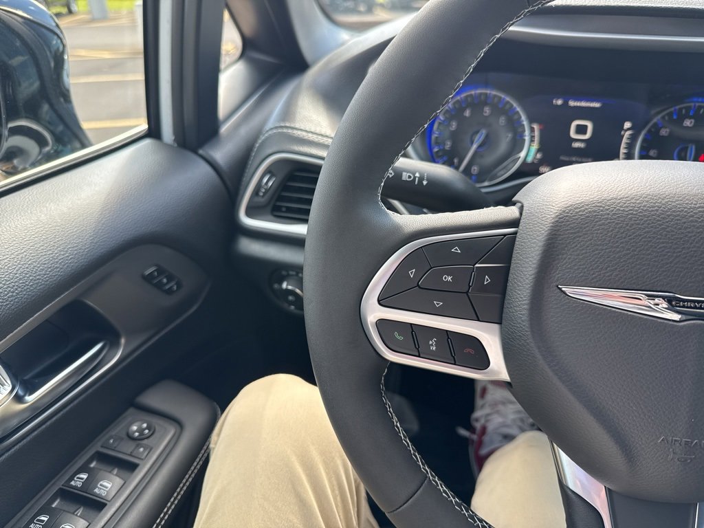 New 2026 Chrysler Pacifica Select image 28