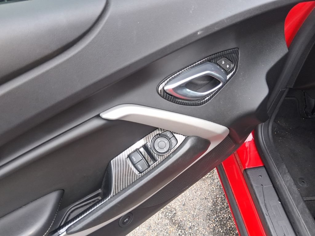 Used 2020 Chevrolet Camaro LS RWD image 9
