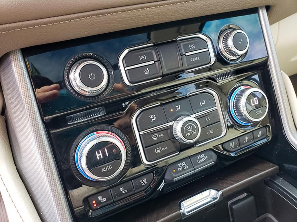 Used 2023 GMC Yukon Denali image 16