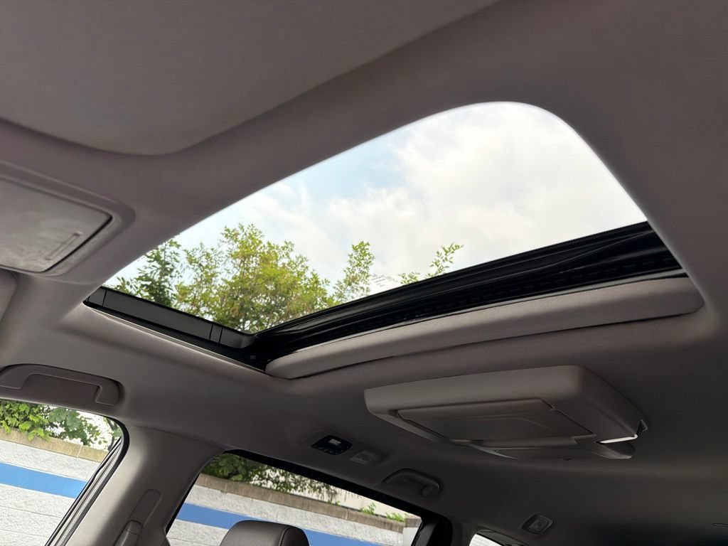 Certified 2022 Honda Odyssey Touring image 11