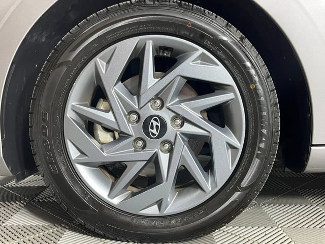 Used 2024 Hyundai Elantra SEL FWD image 9