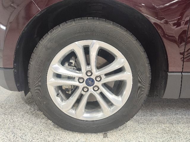 Used 2018 Ford Edge Titanium w/ Ford Safe & Smart Package FWD image 8