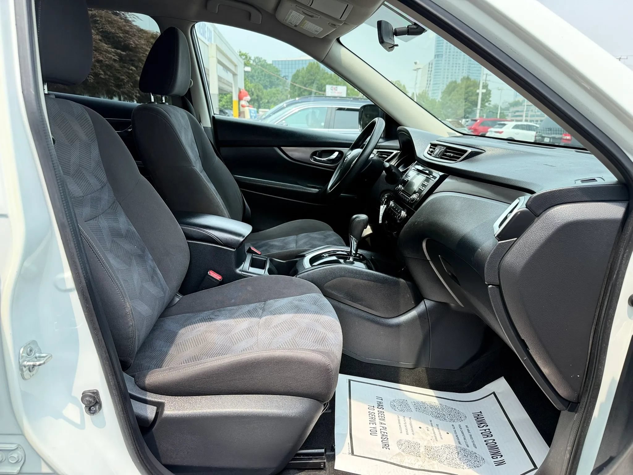 Used 2016 Nissan Rogue S FWD image 31