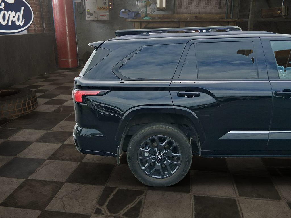Used 2025 Toyota Sequoia Platinum AWD/4WD image 8