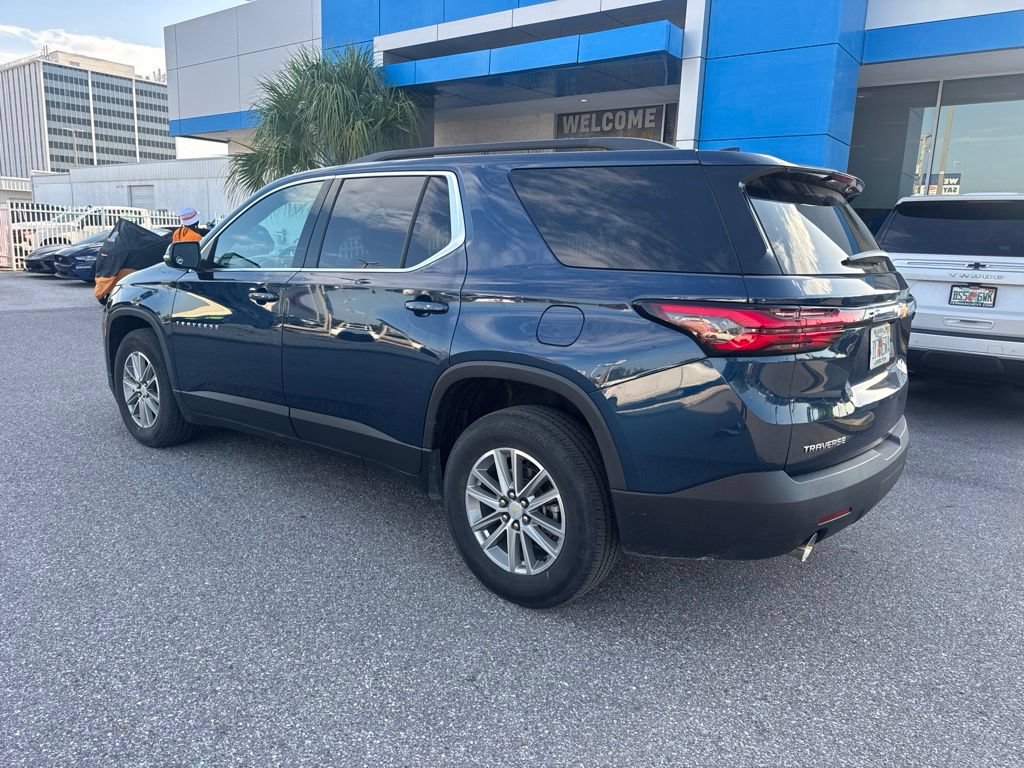 Used 2023 Chevrolet Traverse LT FWD image 3