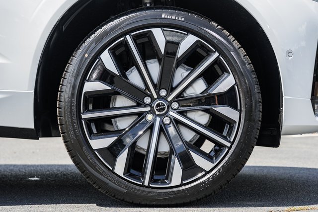 New 2026 Volvo XC60 B5 Ultra w/ Protection Package Premier image 16
