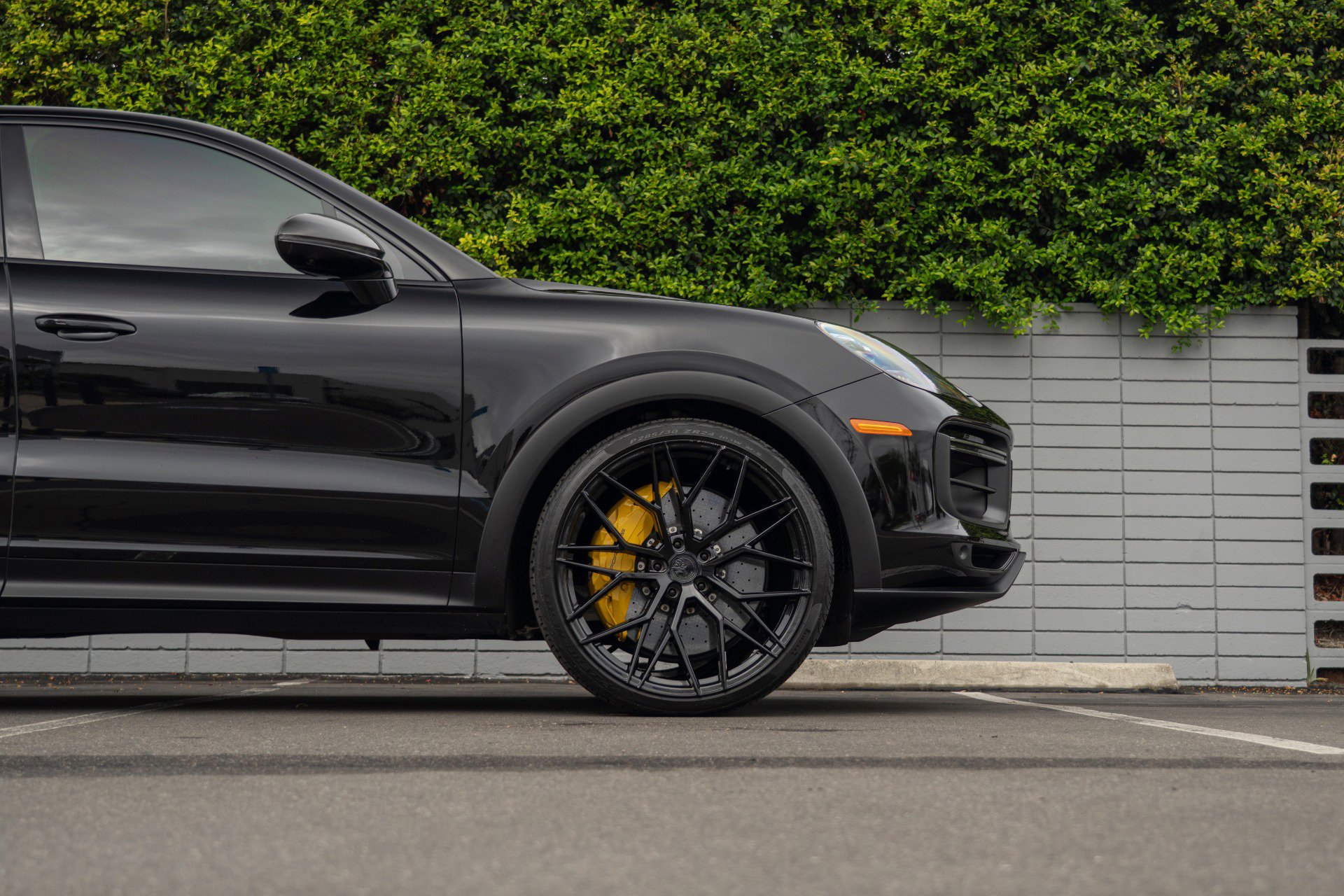 Used 2023 Porsche Cayenne Turbo GT image 11
