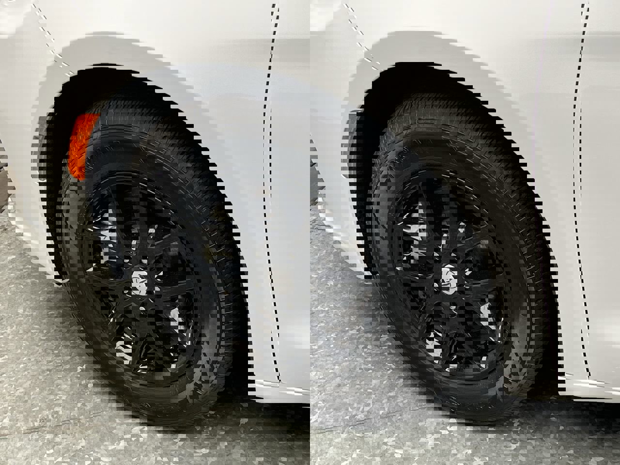 Used 2025 Chrysler Pacifica Select image 31