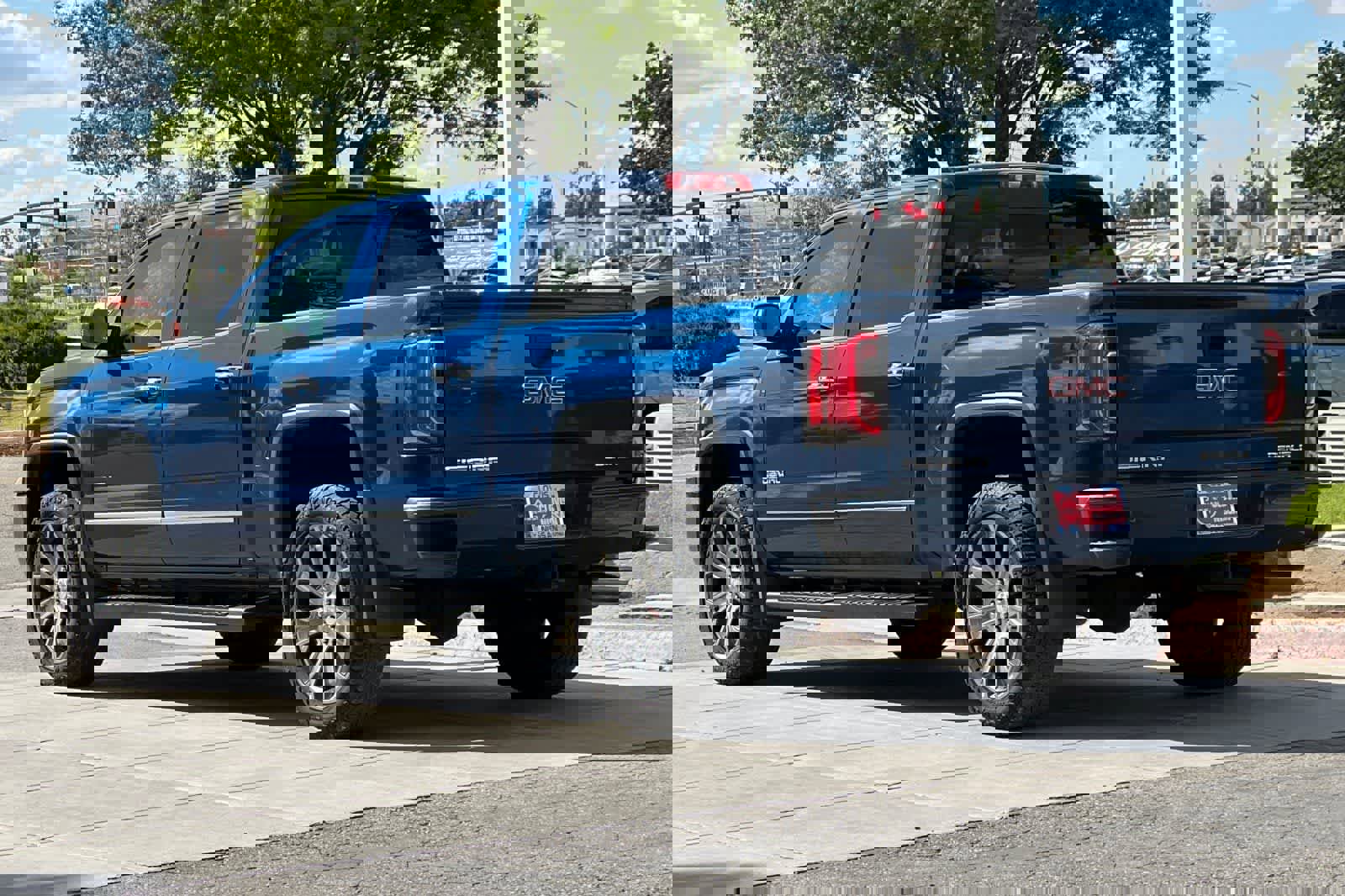 Used 2017 GMC Sierra 1500 Denali image 7