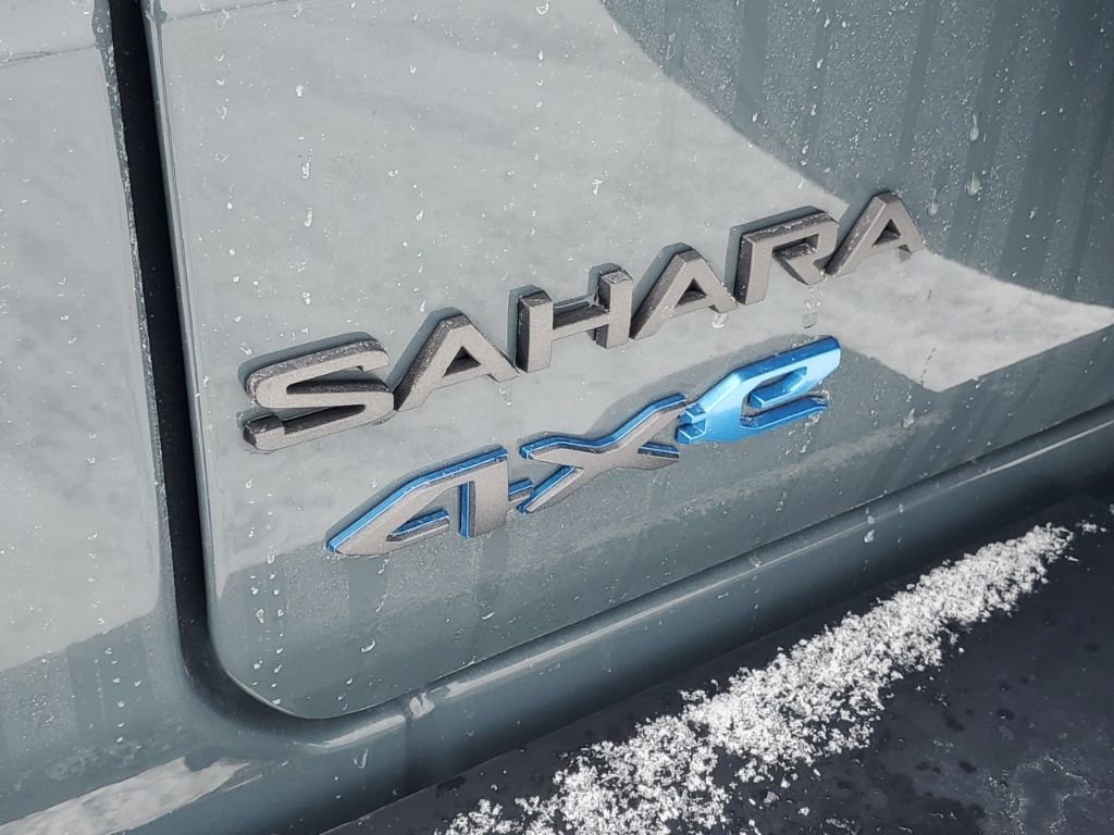 Used 2025 Jeep Wrangler Unlimited Sahara w/ Safety Group image 30