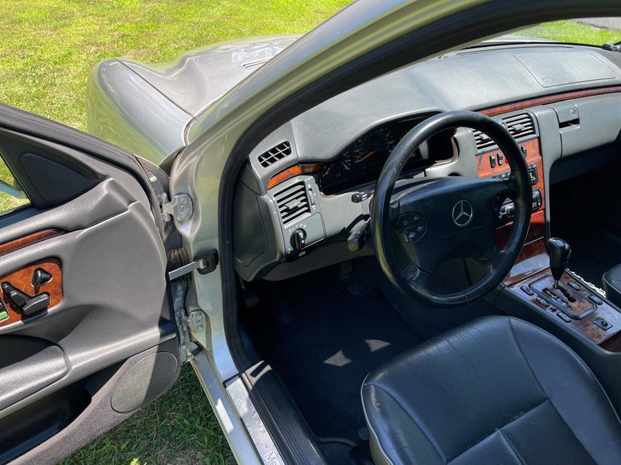 Used 2002 Mercedes-Benz E 320 4MATIC Wagon image 7