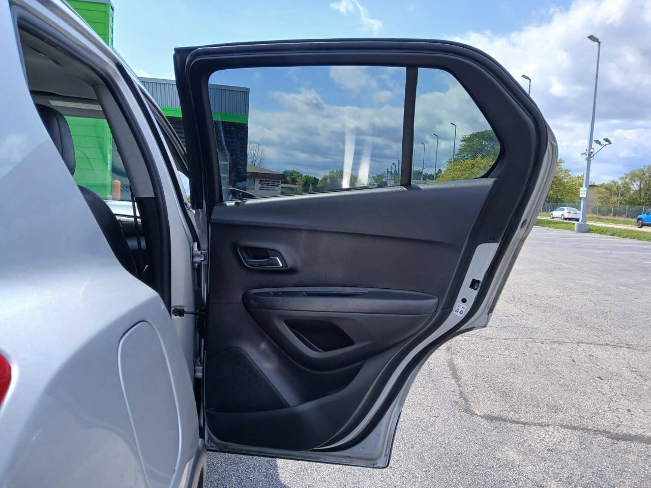 Used 2020 Chevrolet Trax LT w/ LT Convenience Package FWD image 8