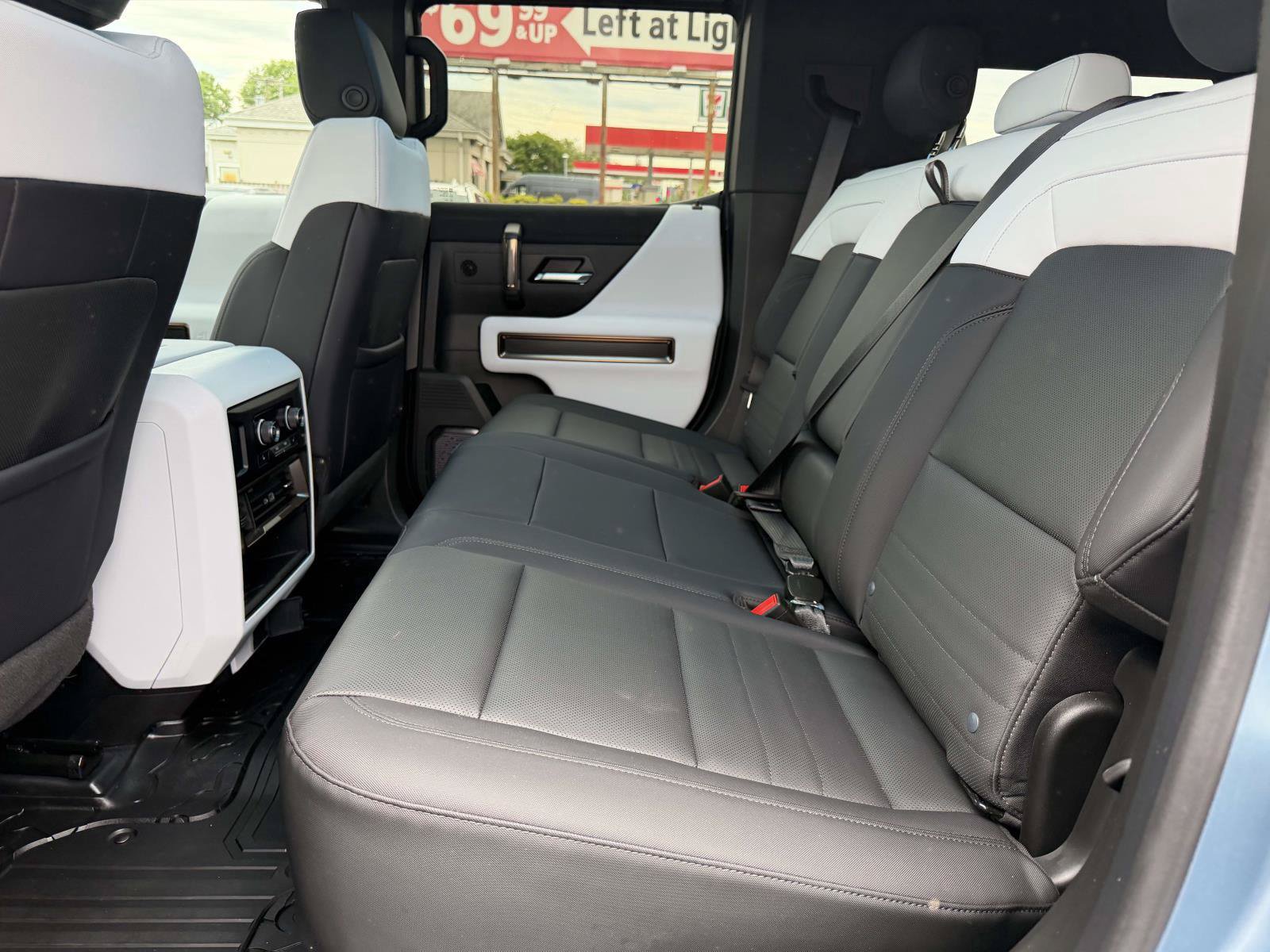 Used 2024 GMC Hummer EV 3X w/ Omega Edition AWD/4WD image 8