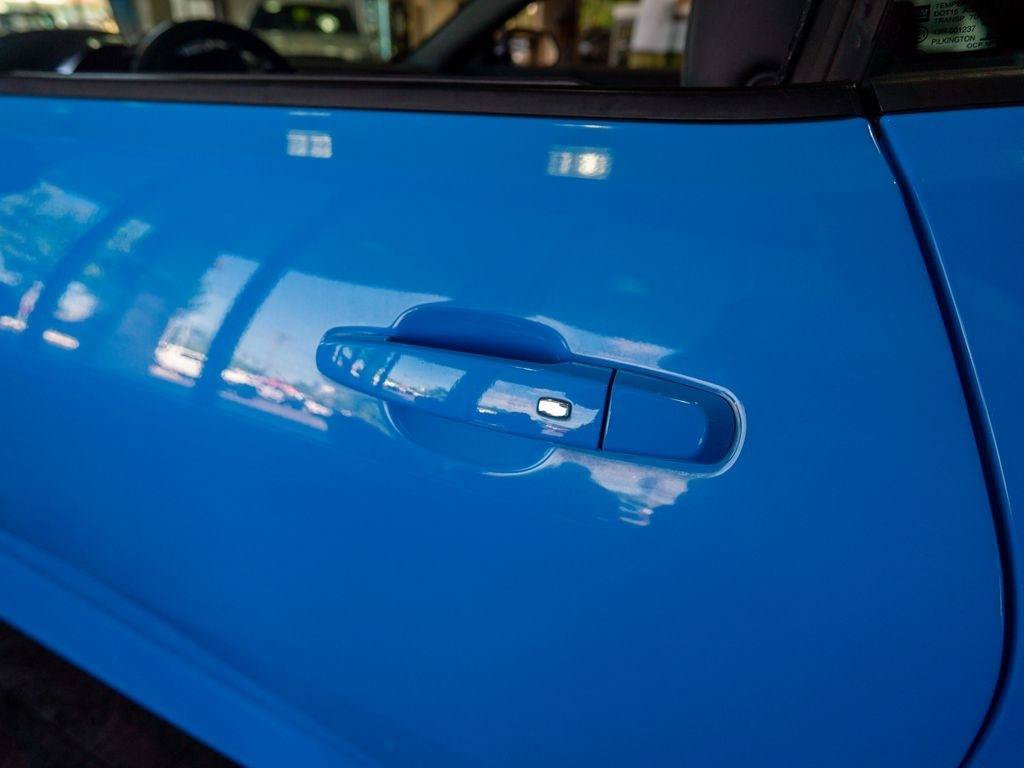 Used 2023 Chevrolet Camaro LT RWD image 8