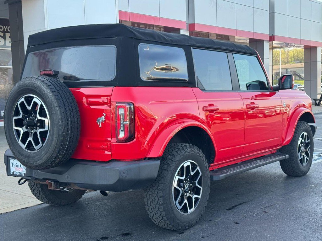 Used 2022 Ford Bronco Outer Banks image 3