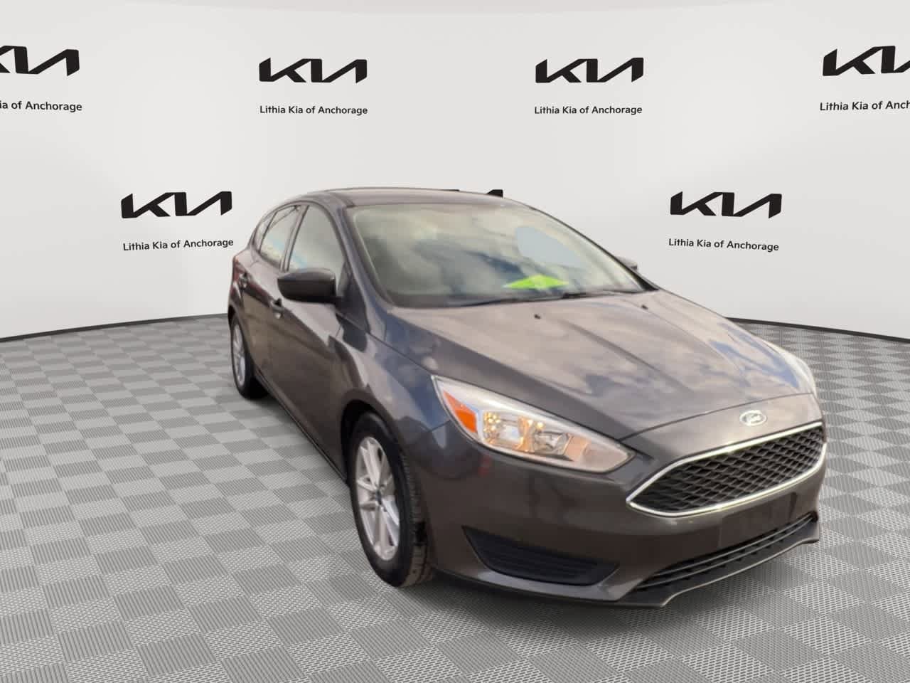 Used 2018 Ford Focus SE FWD image 4