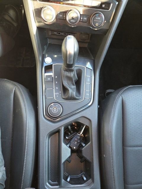 Used 2020 Volkswagen Tiguan SE R-Line image 18