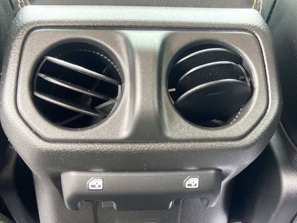 Used 2024 Jeep Wrangler Unlimited Sahara w/ Safety Group AWD/4WD image 18