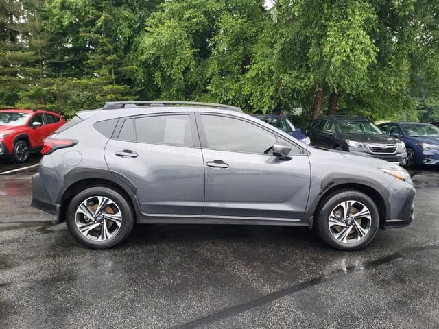 Used 2024 Subaru Crosstrek 2.0i Premium image 2