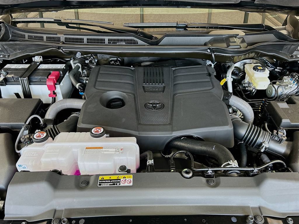 New 2026 Toyota Tundra Limited AWD/4WD image 8