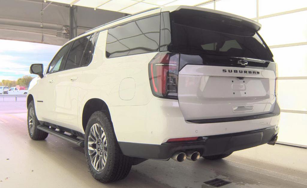 Used 2025 Chevrolet Suburban Z71 AWD/4WD image 6
