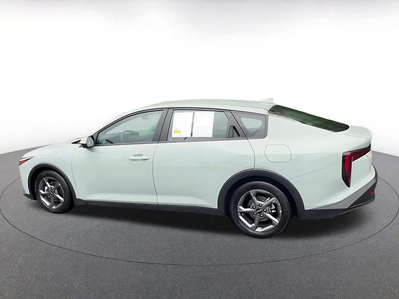 Used 2025 Kia K4 FWD image 10