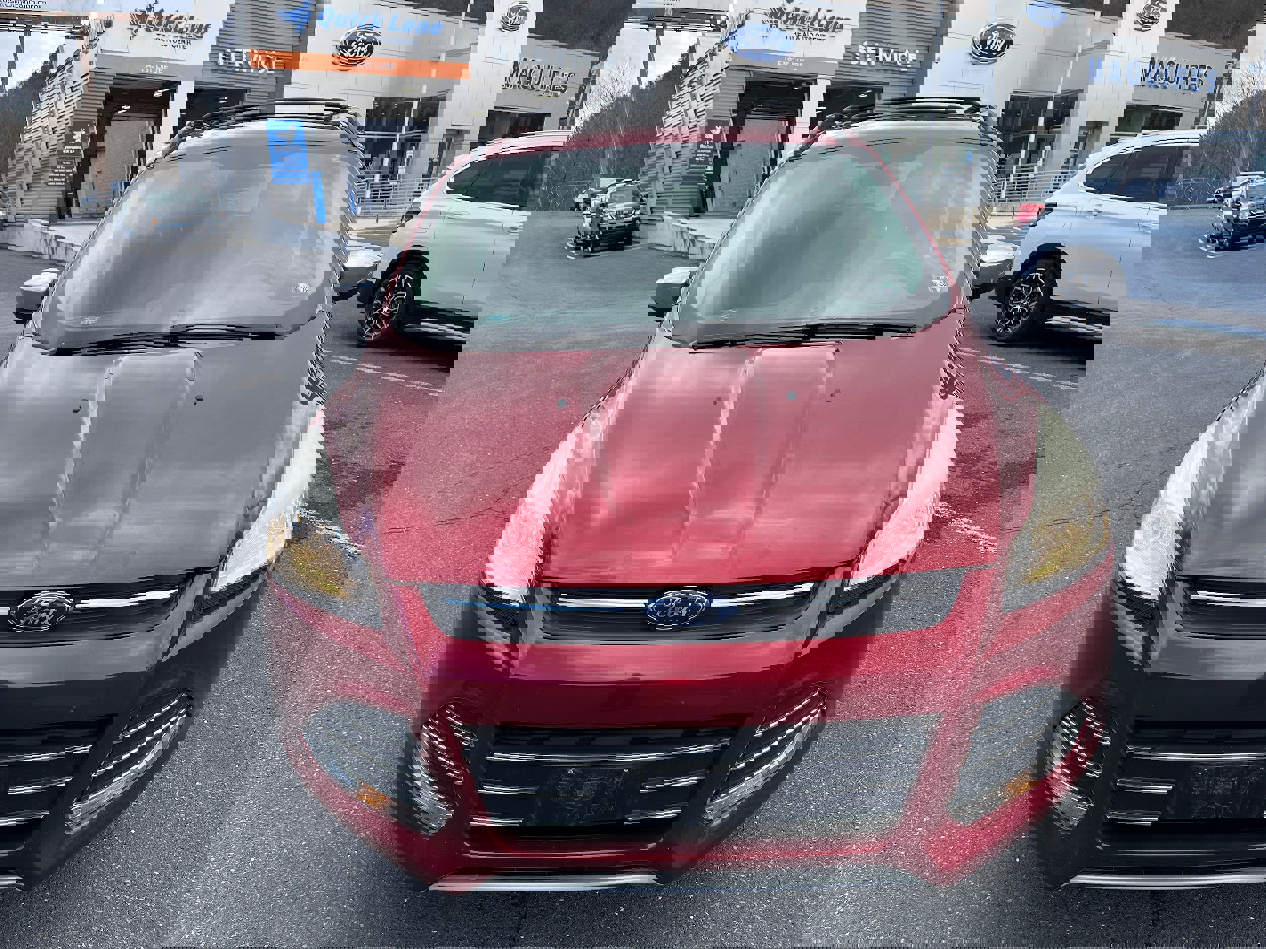 Used 2015 Ford Escape SE w/ SE Chrome Package image 2