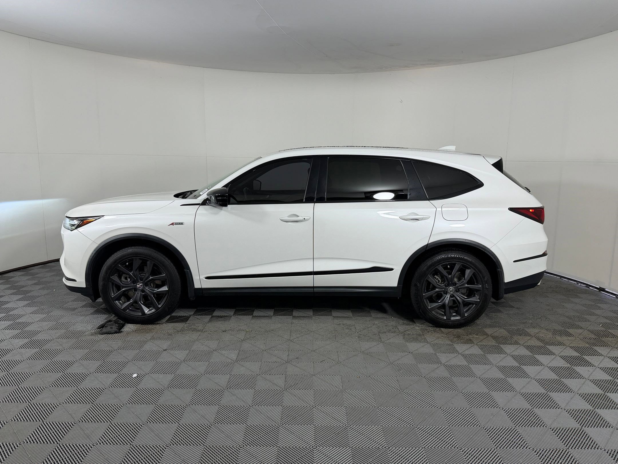 Used 2022 Acura MDX A-Spec AWD/4WD image 2