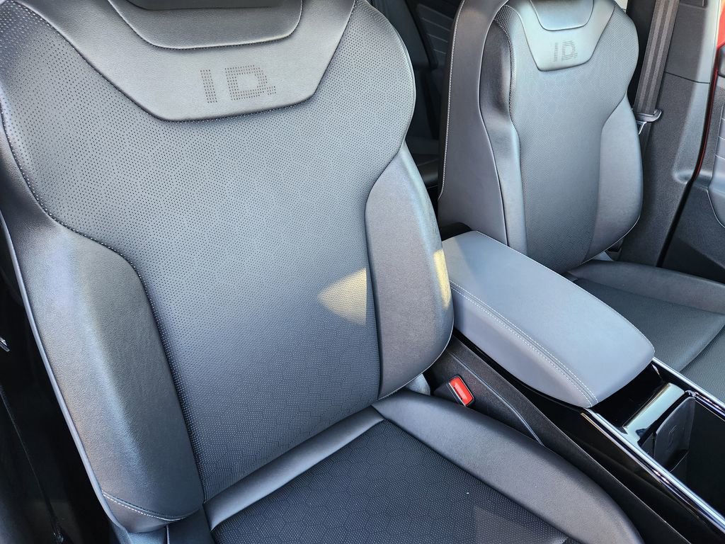 Used 2023 Volkswagen ID.4 Pro S Plus image 16
