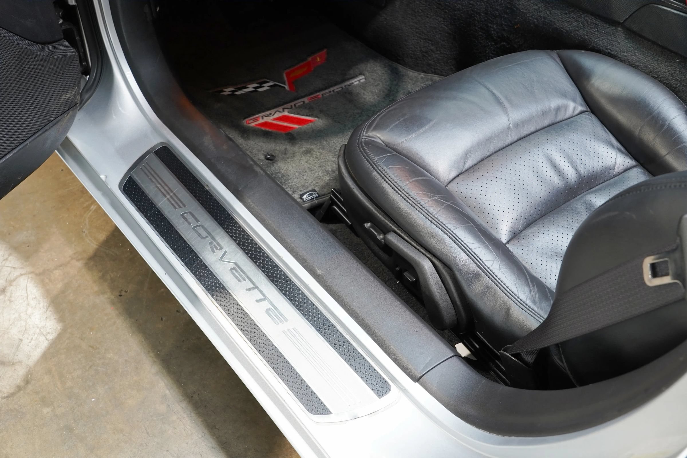 Used 2010 Chevrolet Corvette Grand Sport w/ Preferred Equipment Group RWD image 43