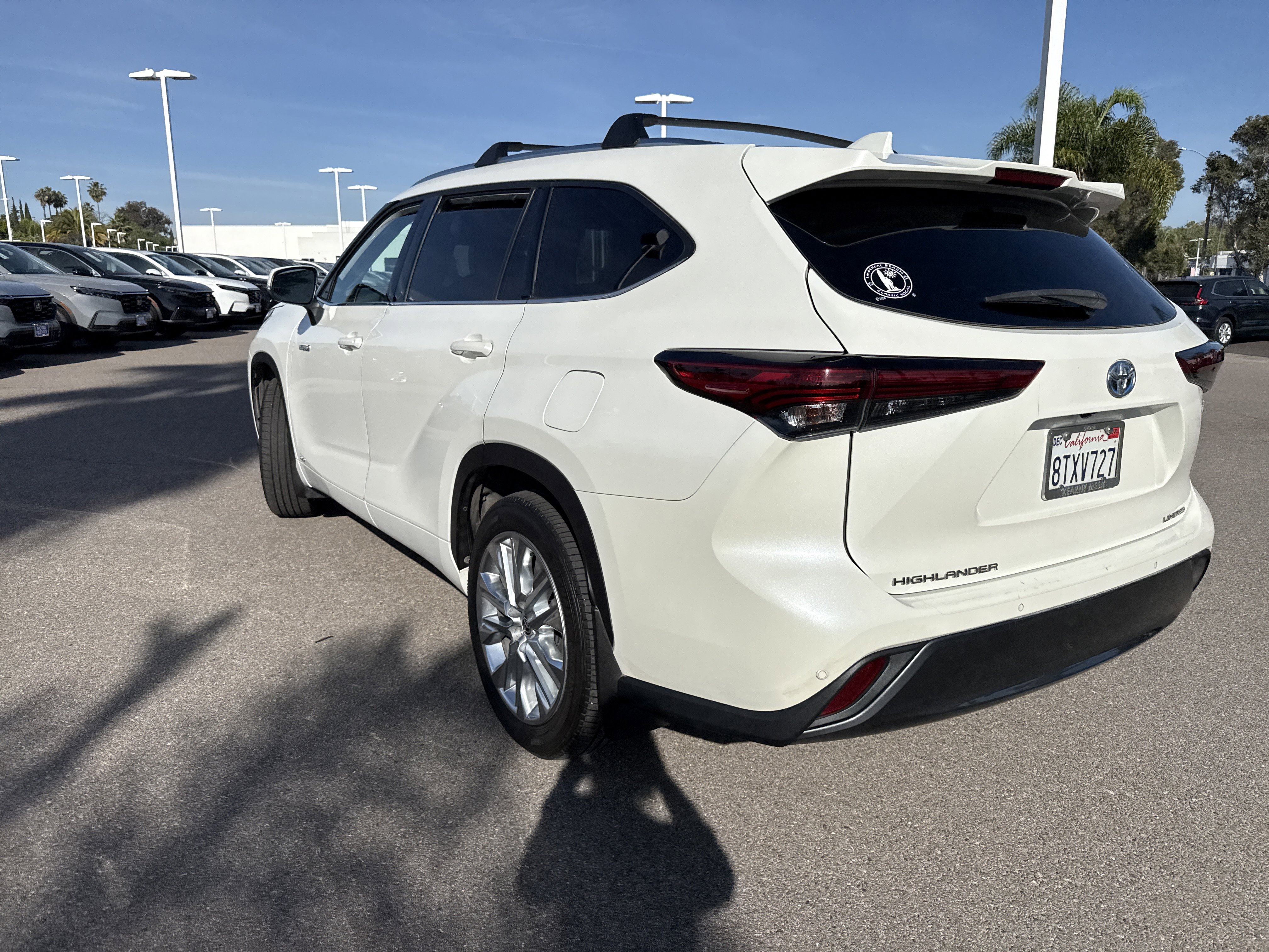 Used 2021 Toyota Highlander Limited image 3