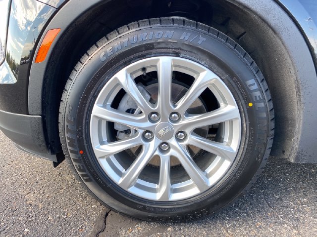 Used 2023 Cadillac XT4 Luxury w/ Cold Weather Package AWD/4WD image 23