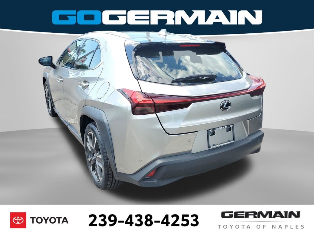 Used 2022 Lexus UX 200 200 Base w/ Accessory Package (Z2) image 11