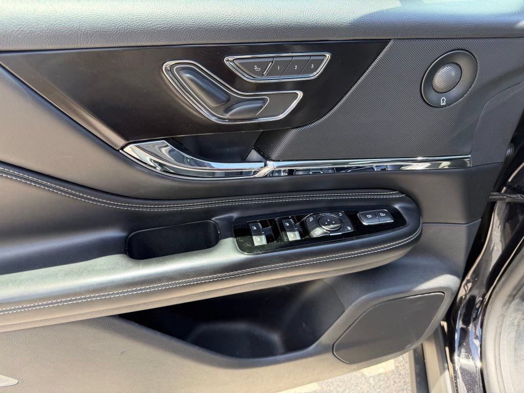 Used 2020 Lincoln Corsair Reserve w/ Equipment Group 201A FWD image 22