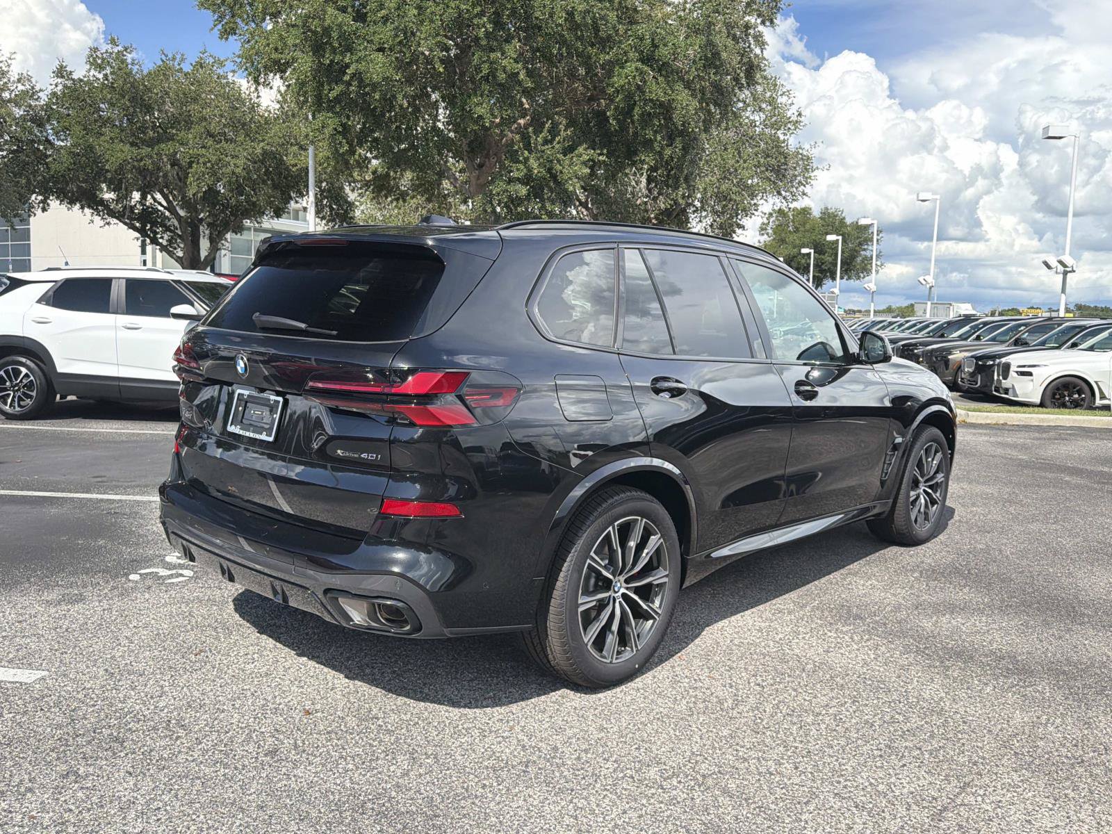 New 2026 BMW X5 xDrive40i w/ M Sport Package AWD/4WD image 4