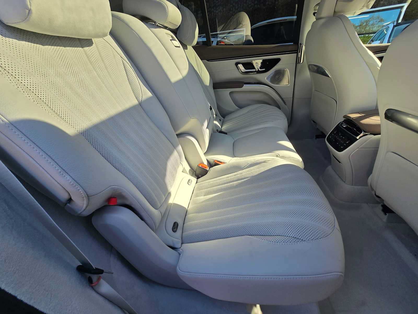 New 2027 Mercedes-Benz EQS 400 4MATIC SUV image 12