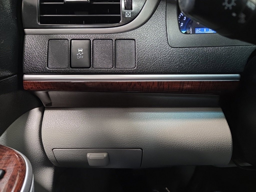Used 2013 Toyota Camry XLE image 24