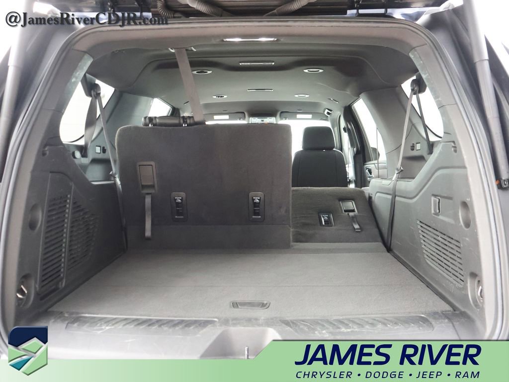 Used 2024 Chevrolet Suburban LT image 15