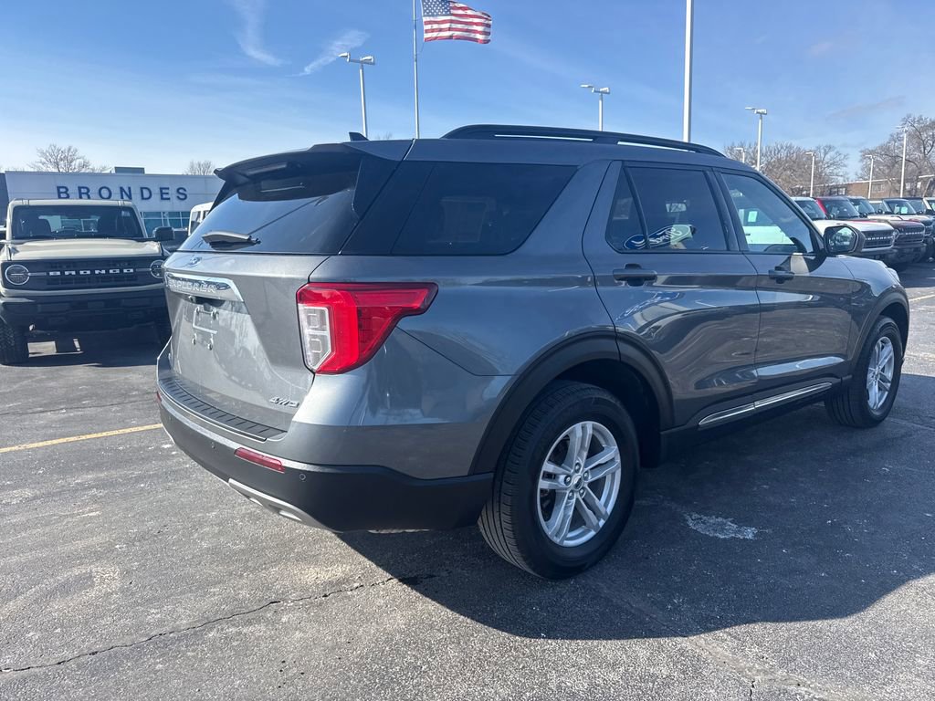 Used 2023 Ford Explorer XLT w/ Equipment Group 202A image 7