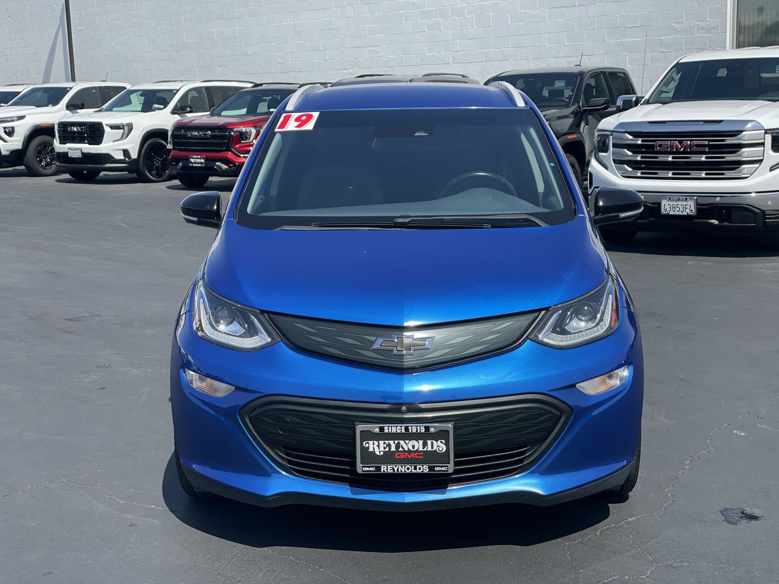 Used 2019 Chevrolet Bolt Premier w/ Infotainment Package FWD image 2