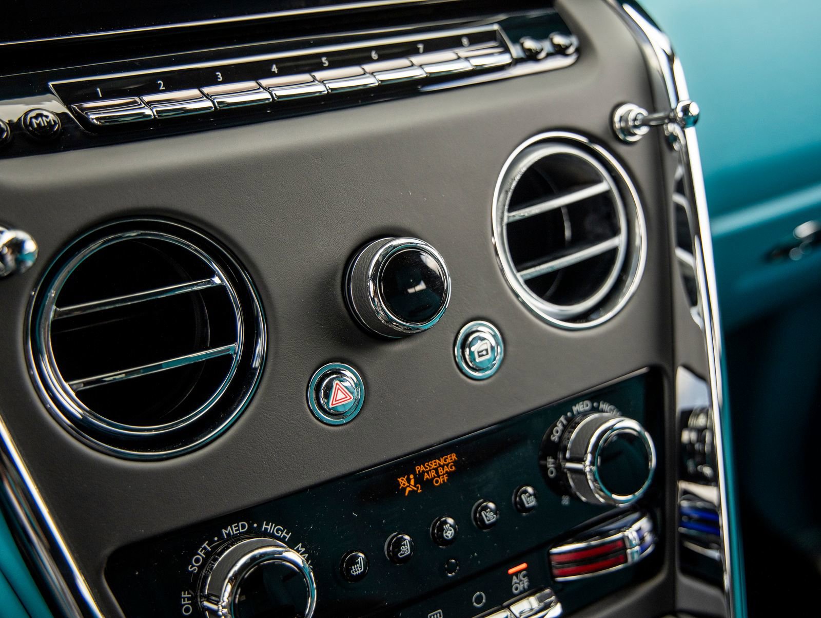 New 2026 Rolls-Royce Cullinan image 37