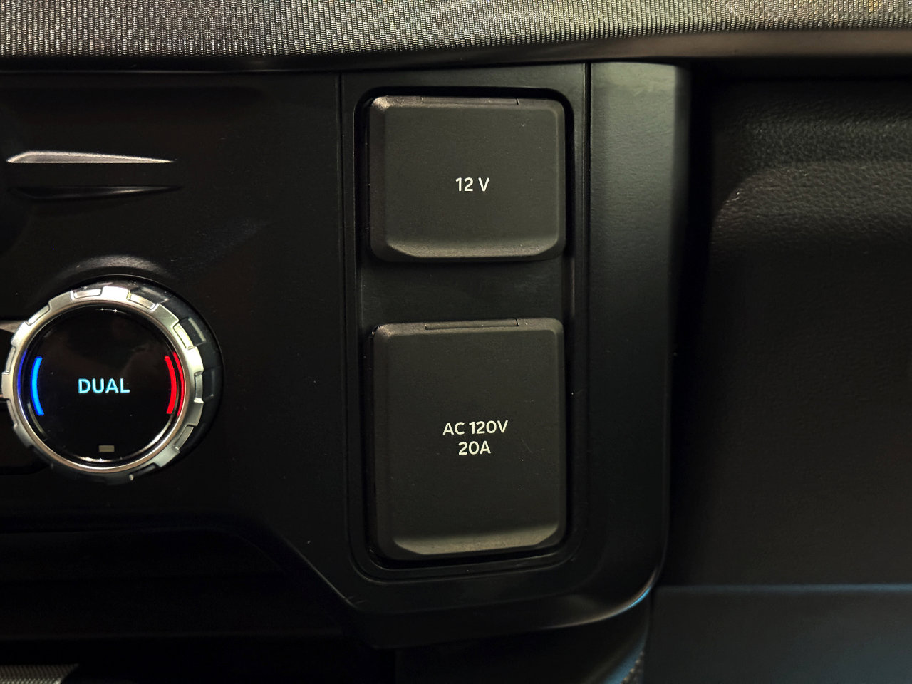 Used 2023 Ford F250 Platinum w/ Tremor Off-Road Package image 13