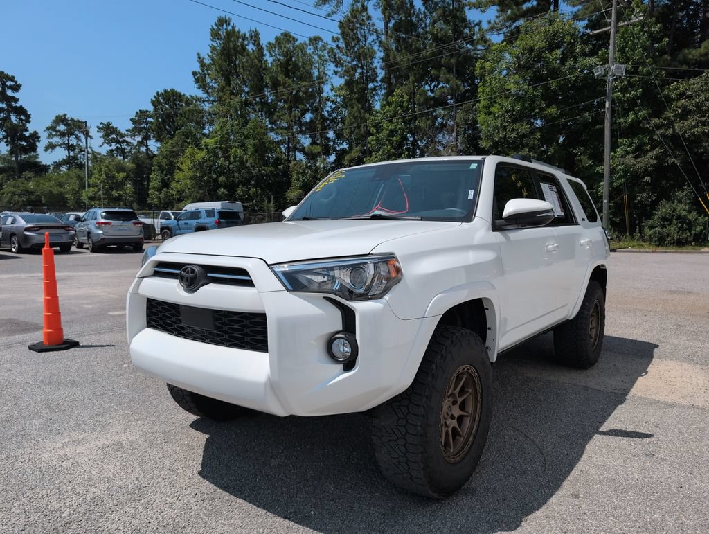 Used 2020 Toyota 4Runner SR5 Premium w/ Moonroof Package AWD/4WD image 4
