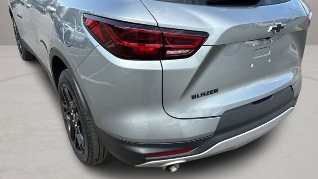 Used 2023 Chevrolet Blazer LT w/ LPO, Black Grille Bar Package image 33