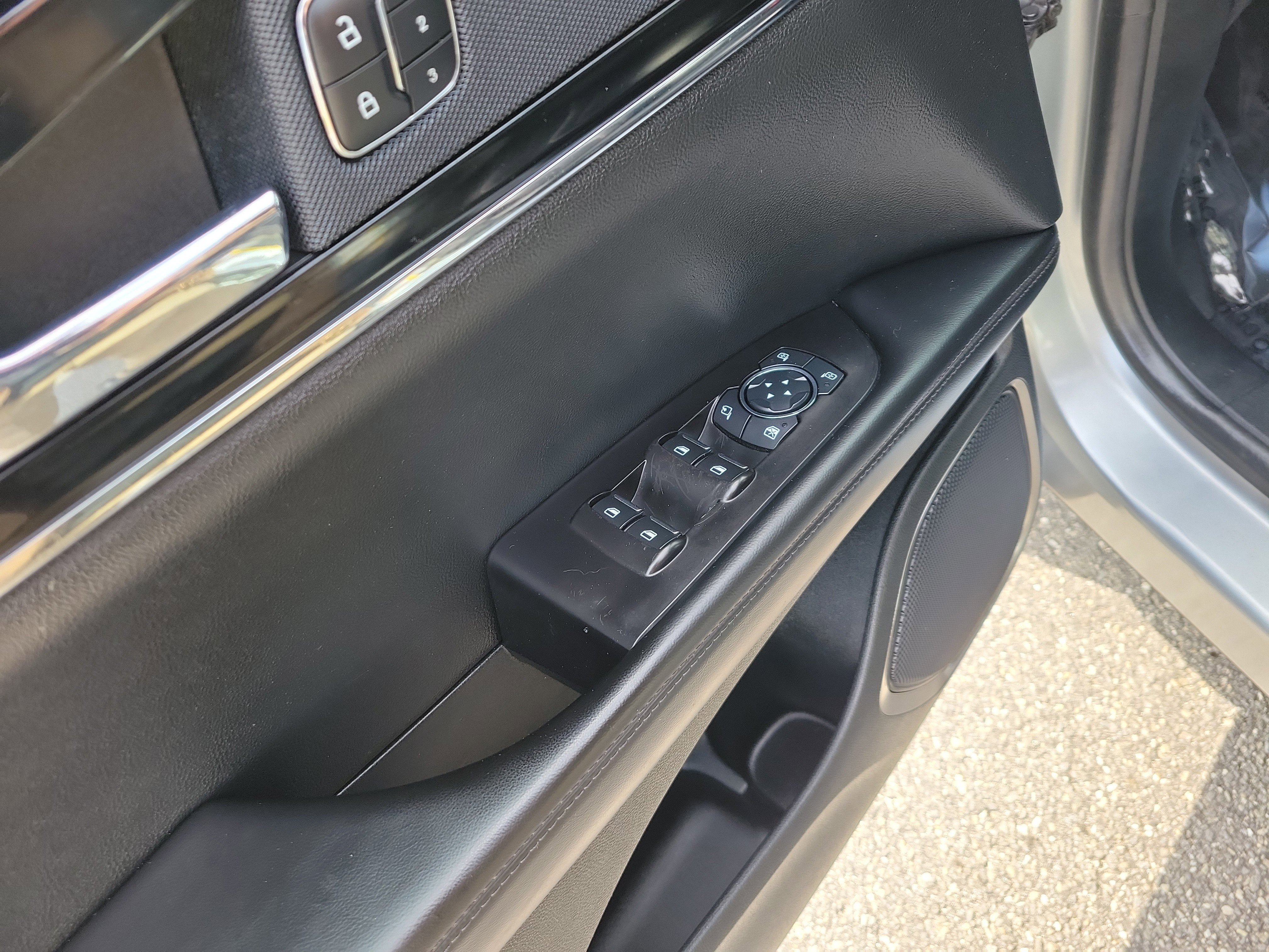 Used 2023 Lincoln Nautilus AWD w/ Premium Package image 18
